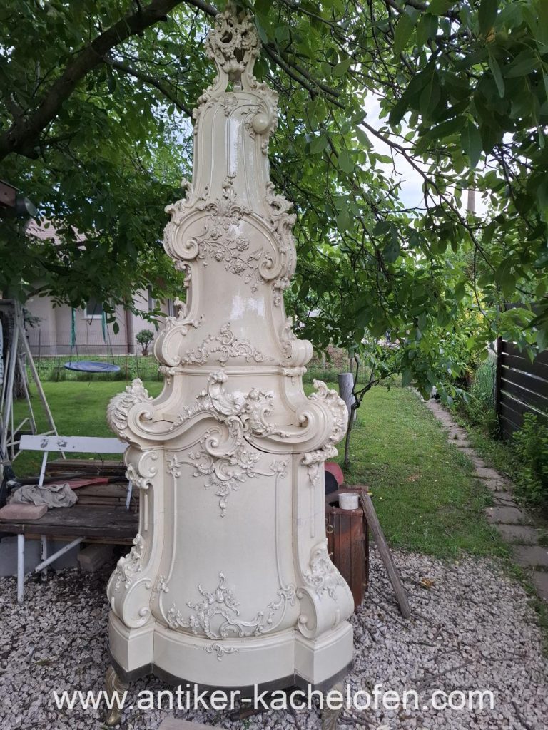 Kachelofen verkauf antik. Poêle en faïence a vendre. Zabytowy piec kaflowy. Prodám kachlova kamna. Cserépkályha. Stufa in maiolica antica .