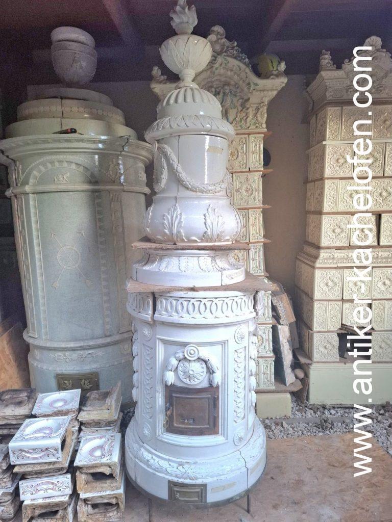 poêle en faïence ancien, poêle en faïence antique, poêle en céramique ancien, poêle historique en faïence, poêle d'époque en faïence, carreaux de poêle anciens, poêle Art nouveau, poêle baroque en faïence, poêle en faïence à vendre, poêle a bois