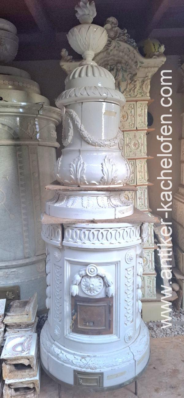 antiker Kachelofen zu verkaufen, historischer Kachelofen, alter Kachelofen, originaler Kachelofen, klassischer Kachelofen, Jugendstil Kachelofen, Gründerzeit Kachelofen, Barock Kachelofen, Biedermeier Kachelofen, Empire Kachelofen, Dorotheum Kachelofen, Ofenkacheln antik, Kachelofen gebraucht, Kachelofen zu verkaufen, Josefinischer Kachelofen, Wiener Kachelofen
